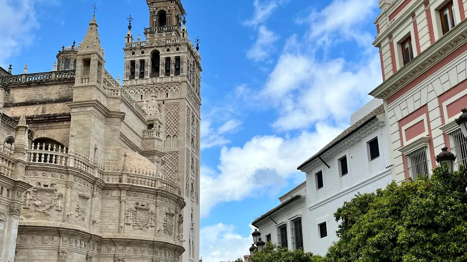 Lovely Loft Junto A La Giralda Seville Apartment